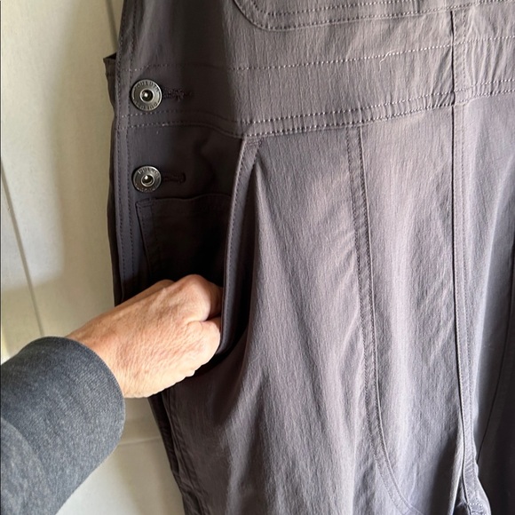 DULUTH TRADING CO HEIRLOOM GARDERING BIB OVERALLS GRAY CARGO UTILITY SZ SX35 - Picture 6 of 16